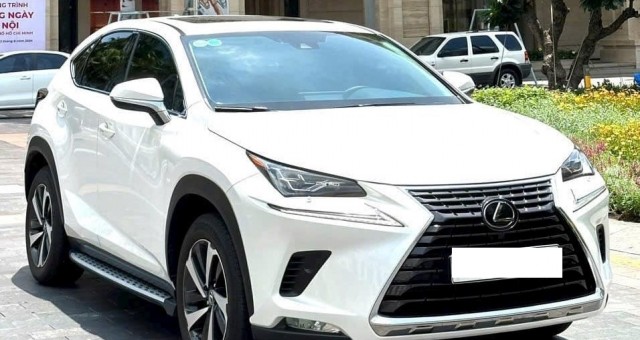 Lexus NX 300 2021 lăn bánh 3 năm tại Việt Nam được chủ nhân rao bán với giá bao nhiêu?