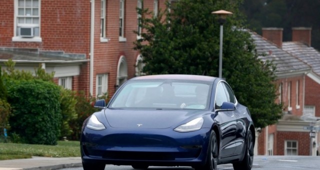 Tesla ngừng sản xuất Model 3 phiên bản tiêu chuẩn
