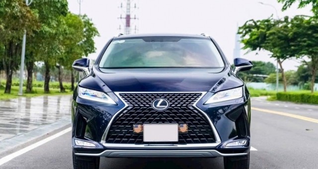 Mới chạy 16.000 km, Lexus RX 300 2021 'lướt' lên sàn xe cũ với giá khó tin