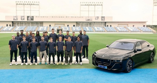 BMW tặng loạt xe điện mới cho dàn sao Real Madrid