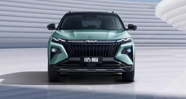 Mục sở thị SUV Dongfeng Huge sắp bán tại Việt Nam: Cạnh tranh Santa Fe, 'ăn xăng' 5,8 lít/100 km