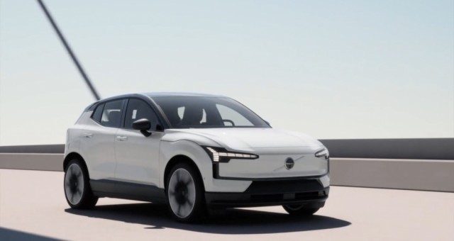 Xe điện Volvo EX30 cập bến thị trường Mỹ: Chạy hơn 400 km/sạc, giá quy đổi cao nhất 1,138 tỷ đồng