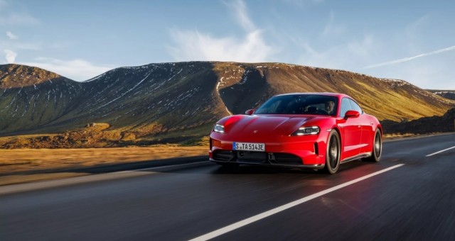 Porsche Taycan 2025 ra mắt thêm hai biến thể mới, bản GTS mạnh đến 690 mã lực