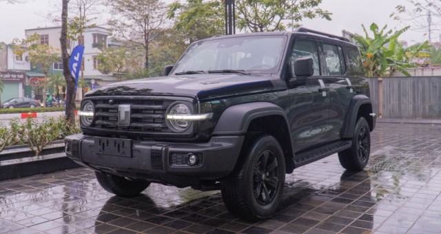GWM Tank 300 cập bến đại lý Việt: Có cả máy xăng và hybrid, ngày ra mắt đã gần kề?