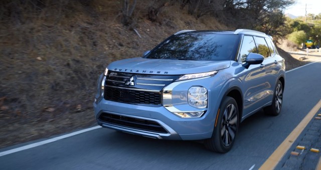Mitsubishi Outlander 2025: Nâng cấp toàn diện, giá khởi điểm quy đổi từ 755 triệu đồng