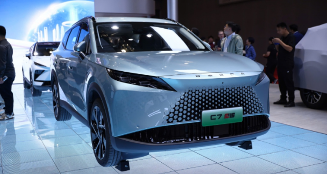 SUV hybrid Omoda C7 SHS trình làng thị trường 'sát vách', rộng cửa về Việt Nam?