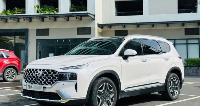 Hyundai Santa Fe máy dầu đời cũ trở thành 'hàng hot' trên thị trường xe đã qua sử dụng