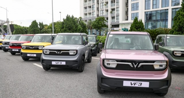 VinFast VF 3 vươn lên số 1 thị trường - Điều gì khiến người Việt đổ xô mua xe điện mini?