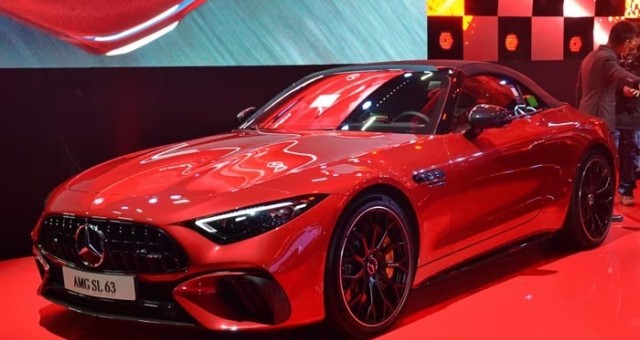 Siêu phẩm hybrid Mercedes-AMG SL 63 S E Performance cập bến Việt Nam: Mạnh hơn 800 mã lực, chỉ có 2 xe