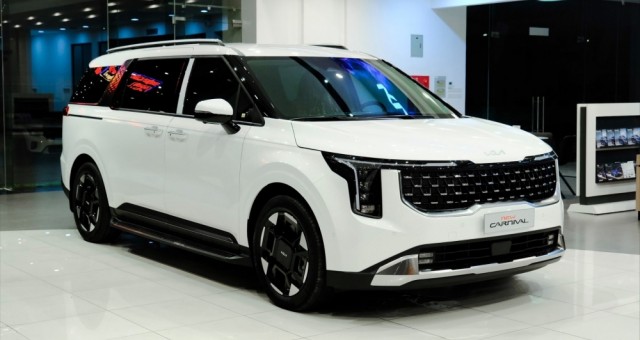Giá Kia Carnival 2024 'dò đáy' tại đại lý, bản dầu cao cấp nhất xuống dưới 1,5 tỷ đồng