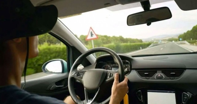 5 sai lầm tai hại người mới lái xe ô tô thường dễ mắc phải