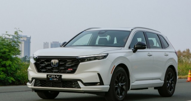 Honda CR-V hybrid giảm tới 150 triệu đồng tại đại lý, liệu có đủ để thuyết phục khách xuống tiền?