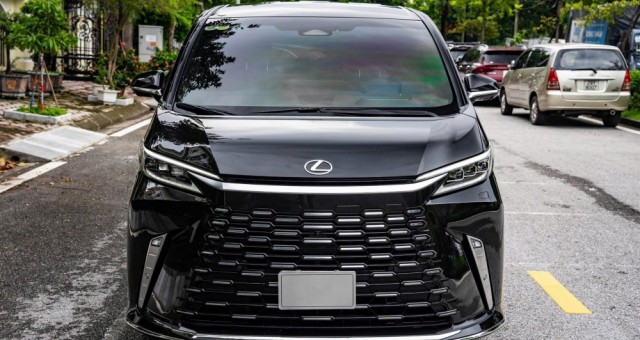 Ngỡ ngàng giá bán lại của Lexus LM 500h 2025 mới chỉ lăn bánh 1 tháng