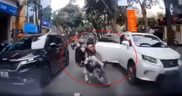 Hậu quả khó lường từ thói quen mở cửa ô tô ẩu mà nhiều người hay mắc phải