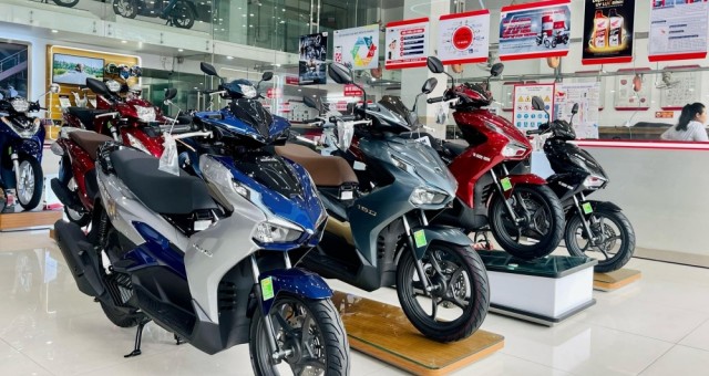 Ngược dòng thị trường, xe máy Honda xuất hiện tình trạng 'đội giá' hàng triệu đồng tại đại lý