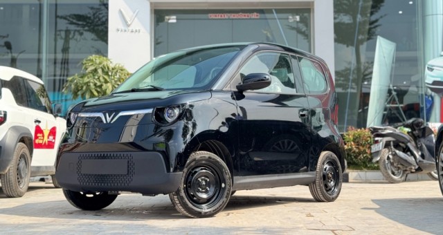 Lộ ảnh VinFast Minio Green tại đại lý: Chạy tối đa 210 km/sạc, sẵn sàng giao xe cho khách Việt