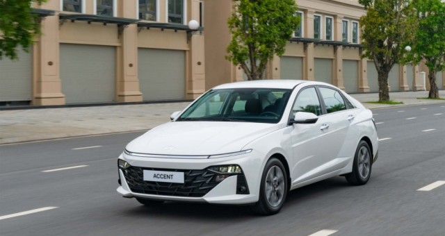 Điểm mặt 7 mẫu sedan số sàn hiếm hoi còn phân phối tại Việt Nam