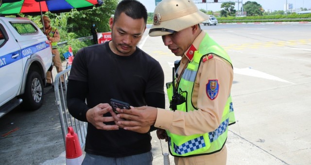 Người vi phạm giao thông sắp nhận thông báo và nộp phạt hoàn toàn trực tuyến