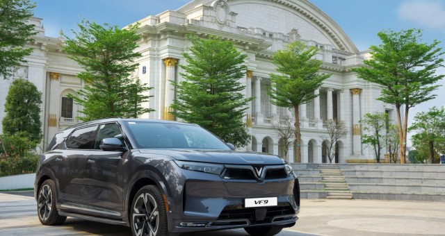 Giá pin thay thế cho xe điện VinFast VF 9 được điều chỉnh giảm đến hơn 125 triệu đồng