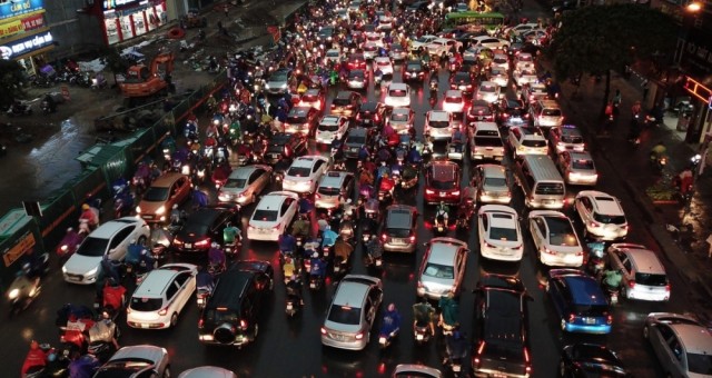Trở lại thành phố sau Tết: Người lái xe cần chuẩn bị gì để hành trình bớt áp lực?