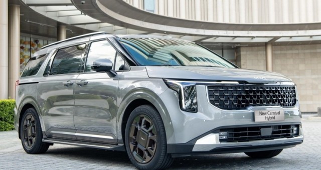 Kia Việt Nam tung ưu đãi lớn cho khách mua xe du xuân, đón lộc đầu năm: Carnival Hybrid được giảm tới 100 triệu đồng