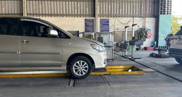 Làm thế nào để tra cứu chứng nhận đăng kiểm điện tử cho ô tô?