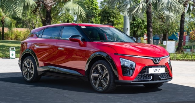 Doanh số CUV cỡ C tháng 2: VinFast VF 7 vươn lên top 3, nhưng Mazda CX-5 vẫn 'bất khả xâm phạm'