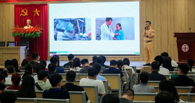 Quy định mới: Thí sinh phải xem video tình huống tai nạn trước khi sát hạch lái xe