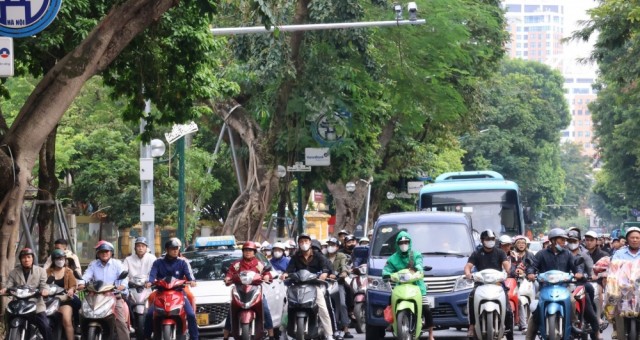 Hà Nội chưa xem xét đề xuất hạn chế xe máy xăng trong Vành đai 1