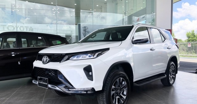 Toyota Việt Nam thu hẹp danh mục Fortuner, ngừng lắp ráp phiên bản máy dầu