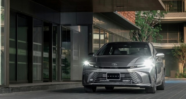 Ô tô hybrid ngày càng được lòng người dùng Việt, có mẫu bán chạy hơn bản xăng