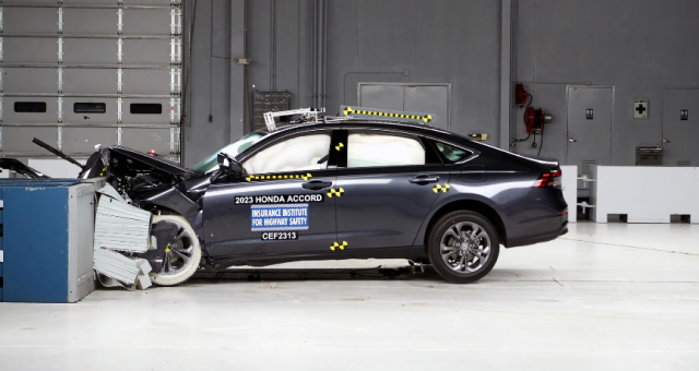 Giây phút thử nghiệm va chạm của Honda Accord 2024, đây là kết quả!