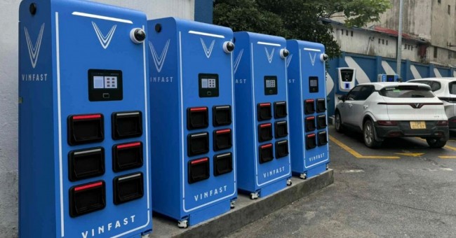 VinFast lắp đặt những trạm đổi pin xe máy điện đầu tiên tại Hà Nội, hướng tới 150.000 trạm trên toàn quốc