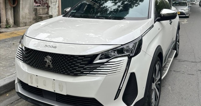 Peugeot 3008 GT Line vừa chạy 10.000km chấp nhận lỗ sập sàn tìm chủ mới