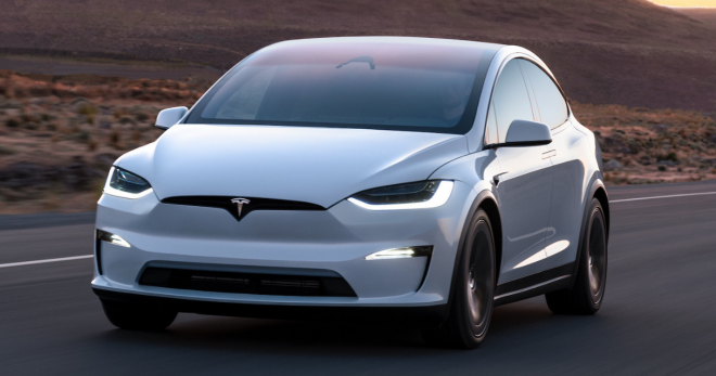 Bí ẩn: Chủ sở hữu Tesla Model X tại Mỹ bất ngờ nhận thông báo xe đang chạy  ở châu Âu