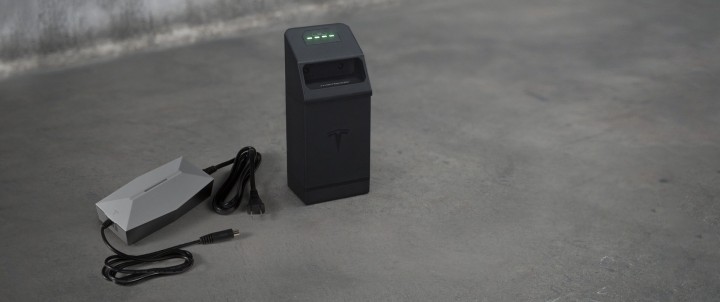 Tesla-Cyberquad-for-Kids-13