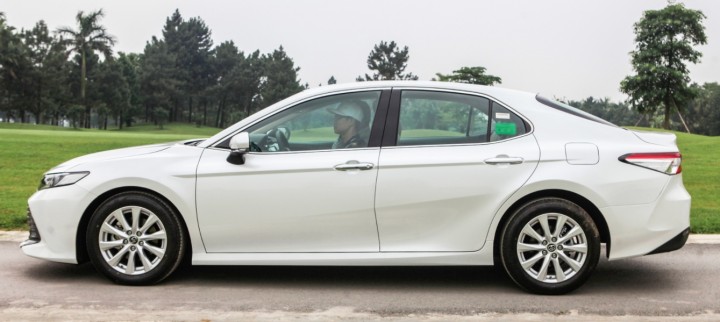 than xe camry