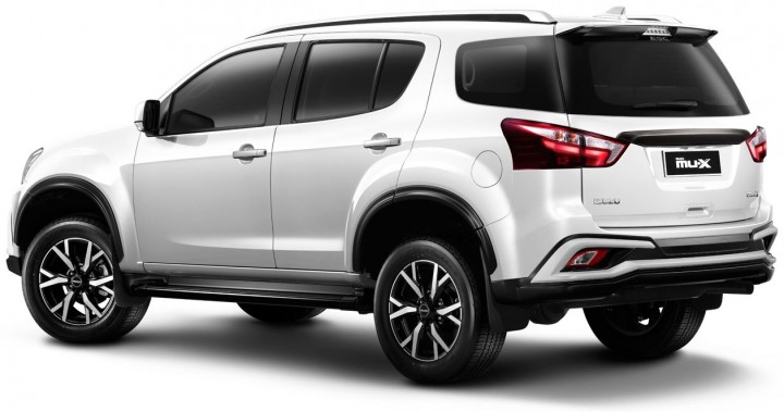 isuzu-mu-x-duoi-xe