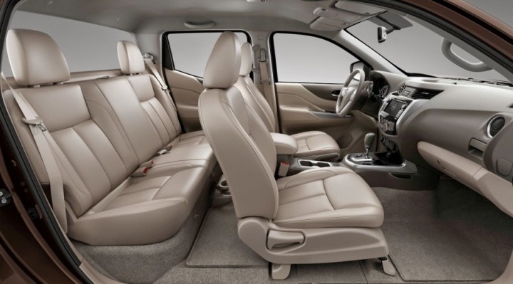 khoang-hanh-khach-Nissan-