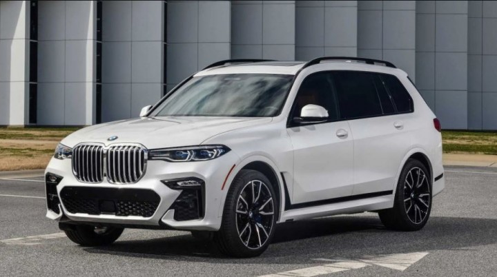 BMW-X7-M-Sport-01