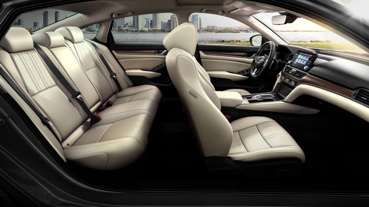 honda-accord-khoang-hanh-khach