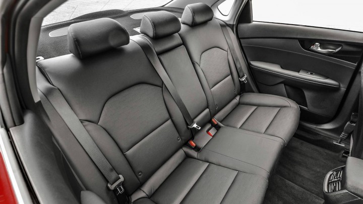 noi-that-xe-kia-cerato-2019-7
