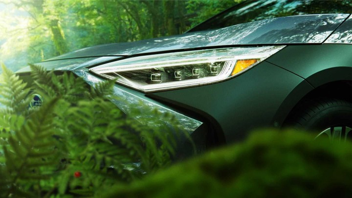 subaru-solterra-headlight