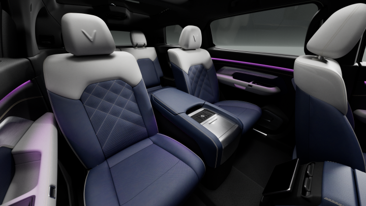 vfe36lookdev011interior2ndrow0000-1637193490548918938336