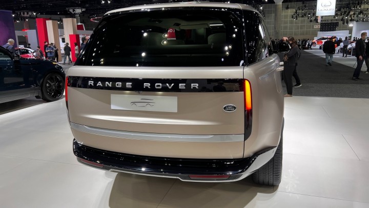 all-new-2022-range-rover-visits-la-auto-show-to-entice-its-target-audience-3