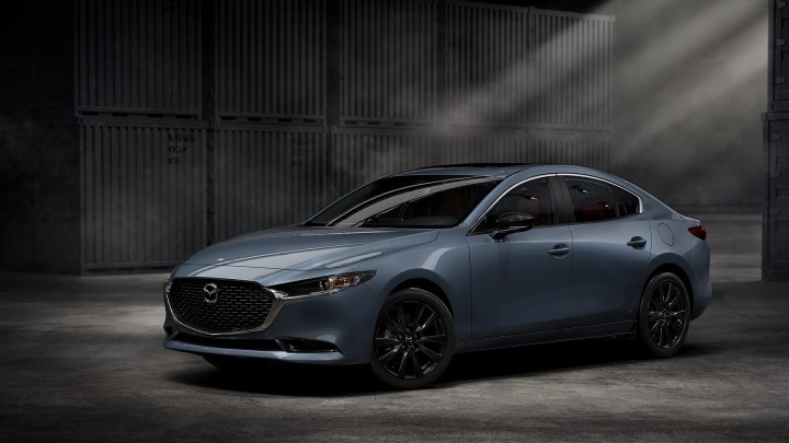 2022-Mazda3-1