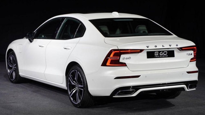 duoi-xe-Volvo-S60
