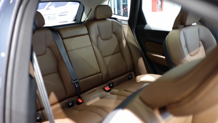 khoang-hanh-khach-Volvo-XC60