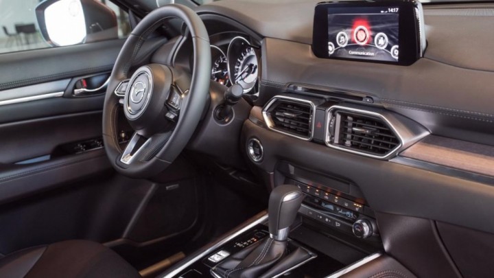 tien-nghi-mazda-cx-8-2020