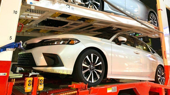 Honda Civic 2022 hé lộ những màu sơn chính thức đầu tiên